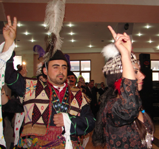 Sryani Folklor Grubu Kutlamalarn lgi Oda Oldu