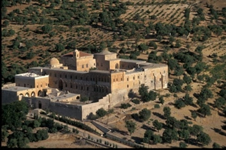 Restore Edilen Deyrulzafaran Manastırı