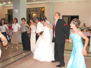 Dnde Sryaniler Gnllerince Elendiler