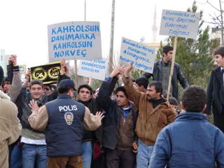 Karikatr Krizii Midyat'ta da Sorunlara Neden Olmutu
