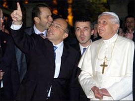 Papa Ayasofya'y Gezdi