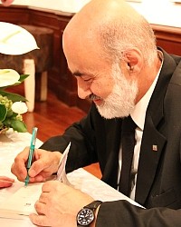 Rumca Kitabn Yazar