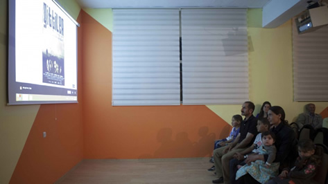 Akay Ailesi Filmi Birlikte Seyretti