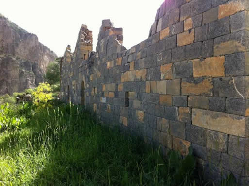 Meer K&ouml;y&uuml;nde Yeniden �n�aa Edilen Evler