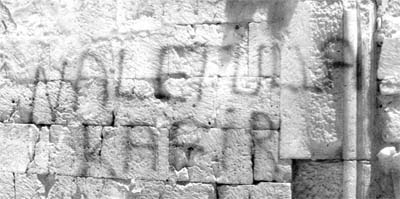 Kilisesinin Duvarlarna Yazlan Tehdit Yazlar
