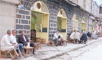 Gavur Mahallesinin Yeni Konukları